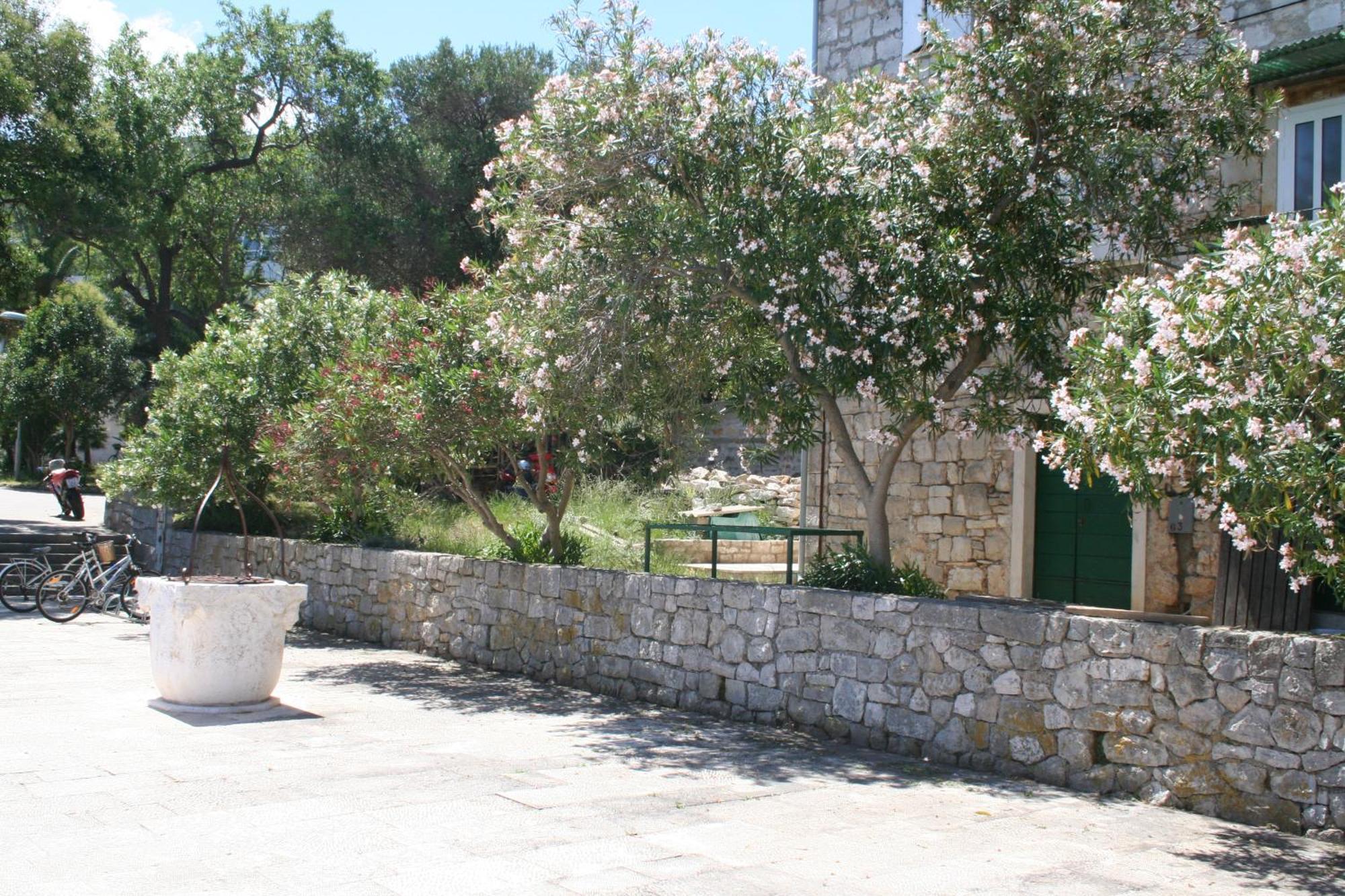 Holiday Home Isabella Vis Exterior photo